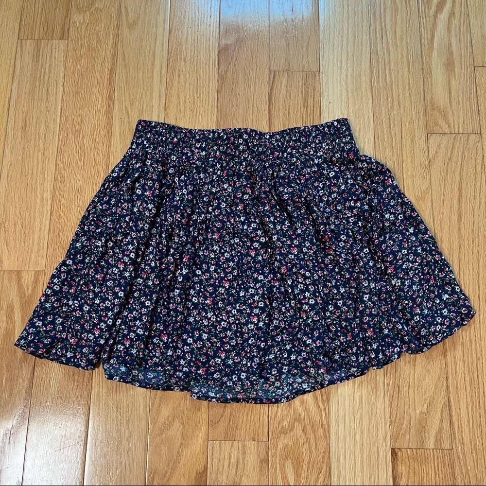 F21 navy floral miniskirt